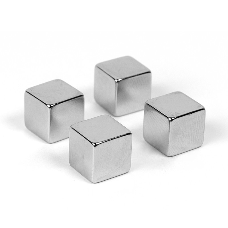 Magnets Superstrong, Set of 4, CUBE, 1 x 1 x H 1 cm, Silver