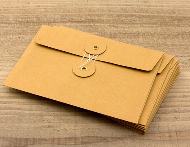 Envelopes with string, Set of 8, TRAVELER'S COMPANY KRAFT, 17 x H 11,5 orange