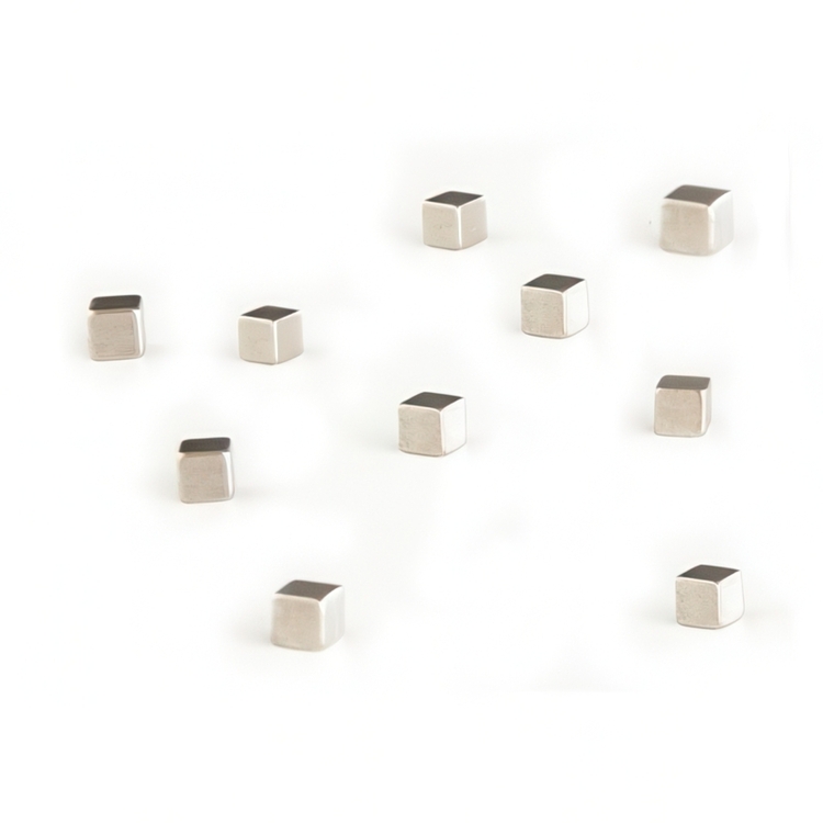 Magnets mini, set of 10, KUBIQ, 0,5cm, silver