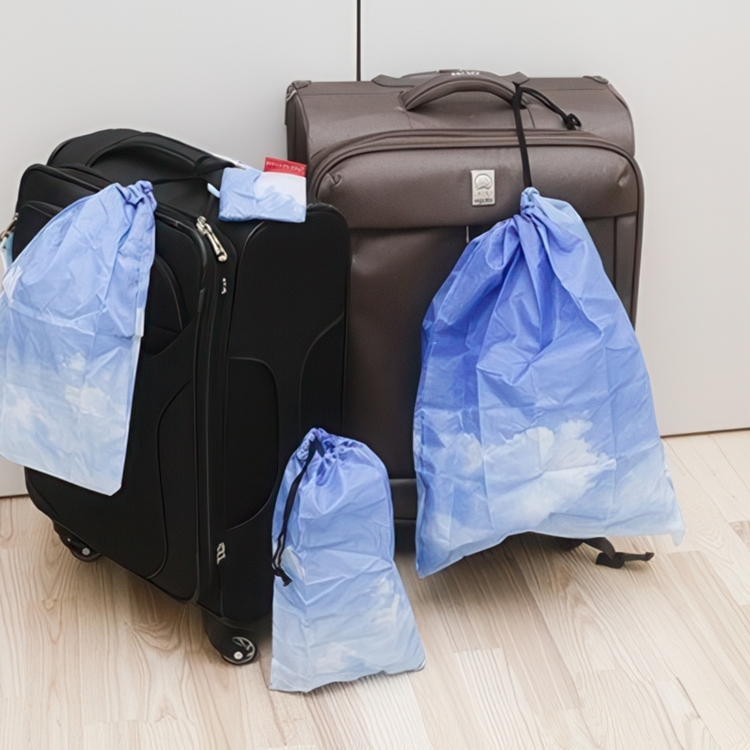 Travel bag set, 4-pack, IN THE CLOUDS TRAVEL BAG SET, Kikkerland