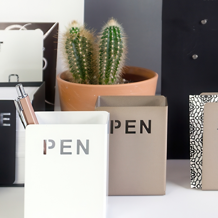 Pen holder in metal, PEN, 8 x 5 x H 10 cm