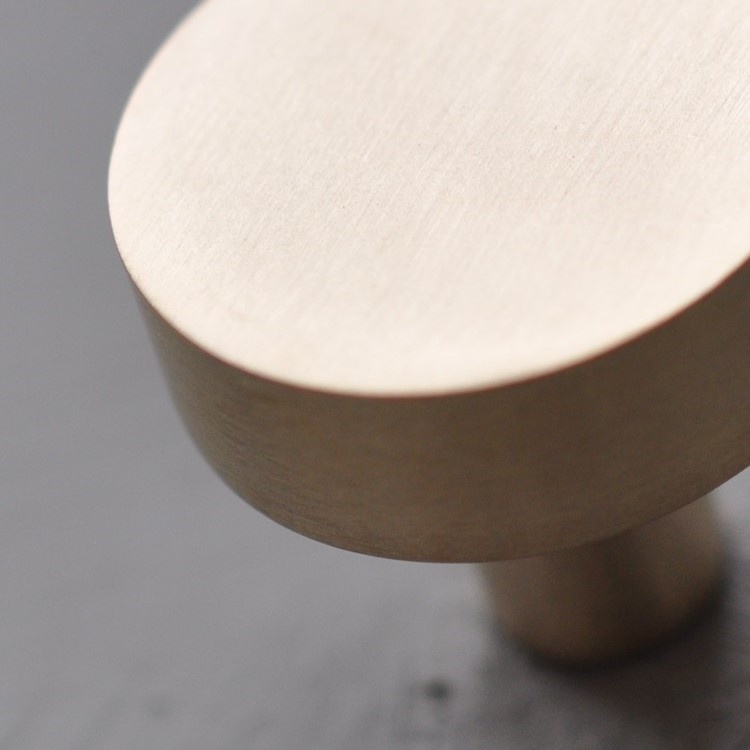 Round knob, GRANDE, 3 cm, Brushed Brass