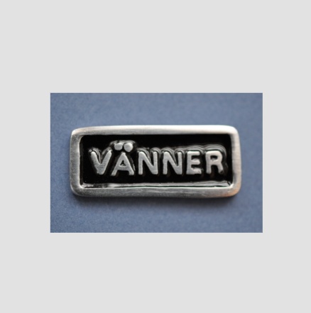 Sign with frame, VÄNNER, Exmez, 4 x H 1,7 cm, Black / Silver