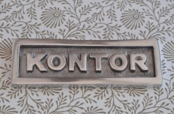 Sign with frame, KONTOR, 10 x H 3,5 cm, Exmez, Sand-cast aluminum