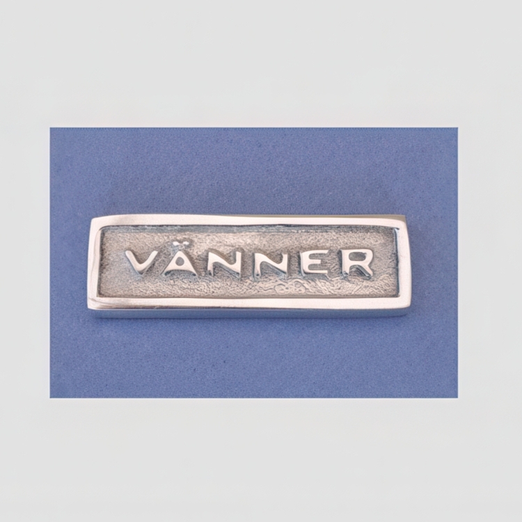 Sign with frame, VÄNNER, 5 x H 1,8 cm, Exmez, Sand-cast aluminum