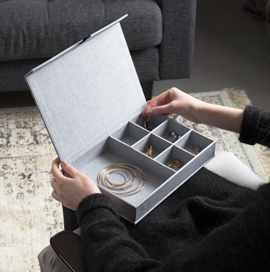 Jewlery box, Magnetic closure, BIGSO JOLIE, 26,5 x 19 x H 5 cm, White