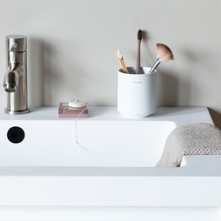 Toothbrush holder in metal, BRABANTIA MINDSET, Ø 8,1 x H 9,4 cm, White