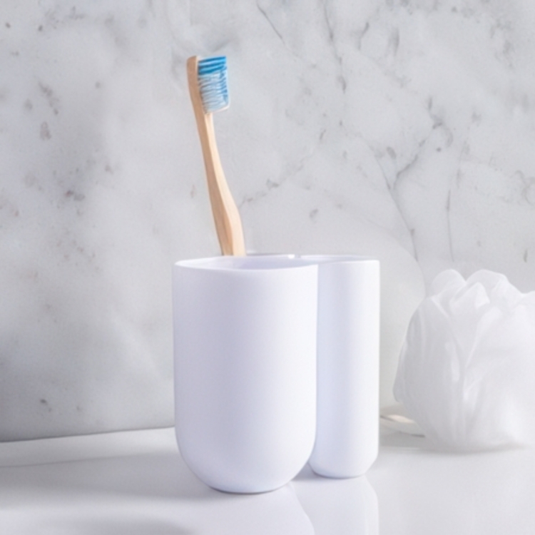 Toothbrush Holder / Pen cup, TOUCH, 10 x 8 x H 10 cm, Umbra, vit