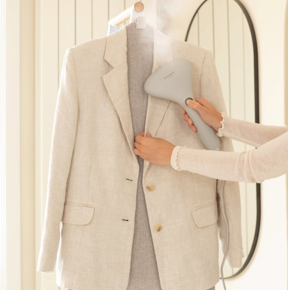 Tips! Steaming Clothes