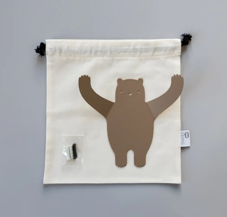 Wall hanger from recycled metal, WILD BEAR, 20 x H 18,5, Brown