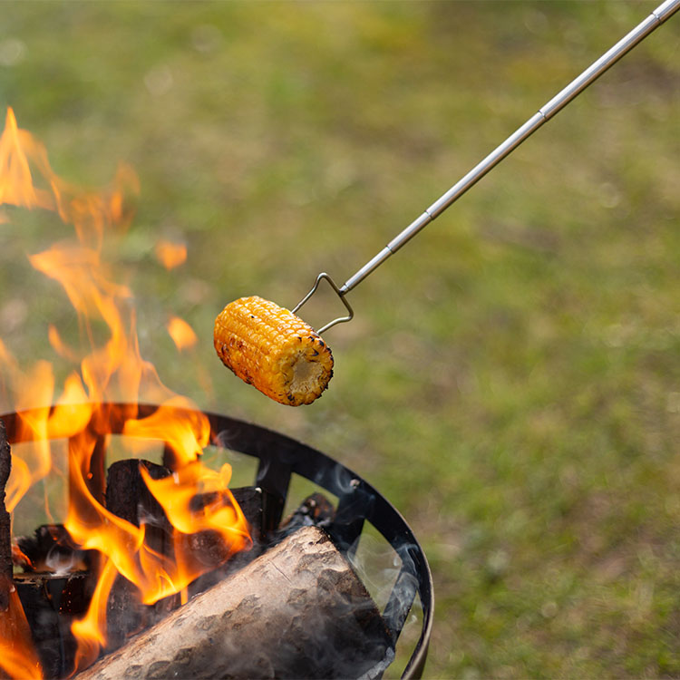 Telescopic barbecue skewer