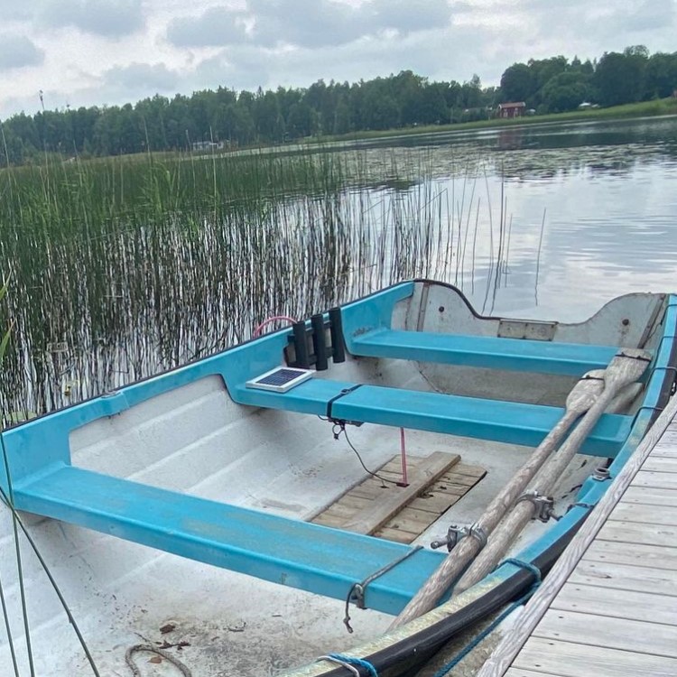 Solar-powered bilge pump