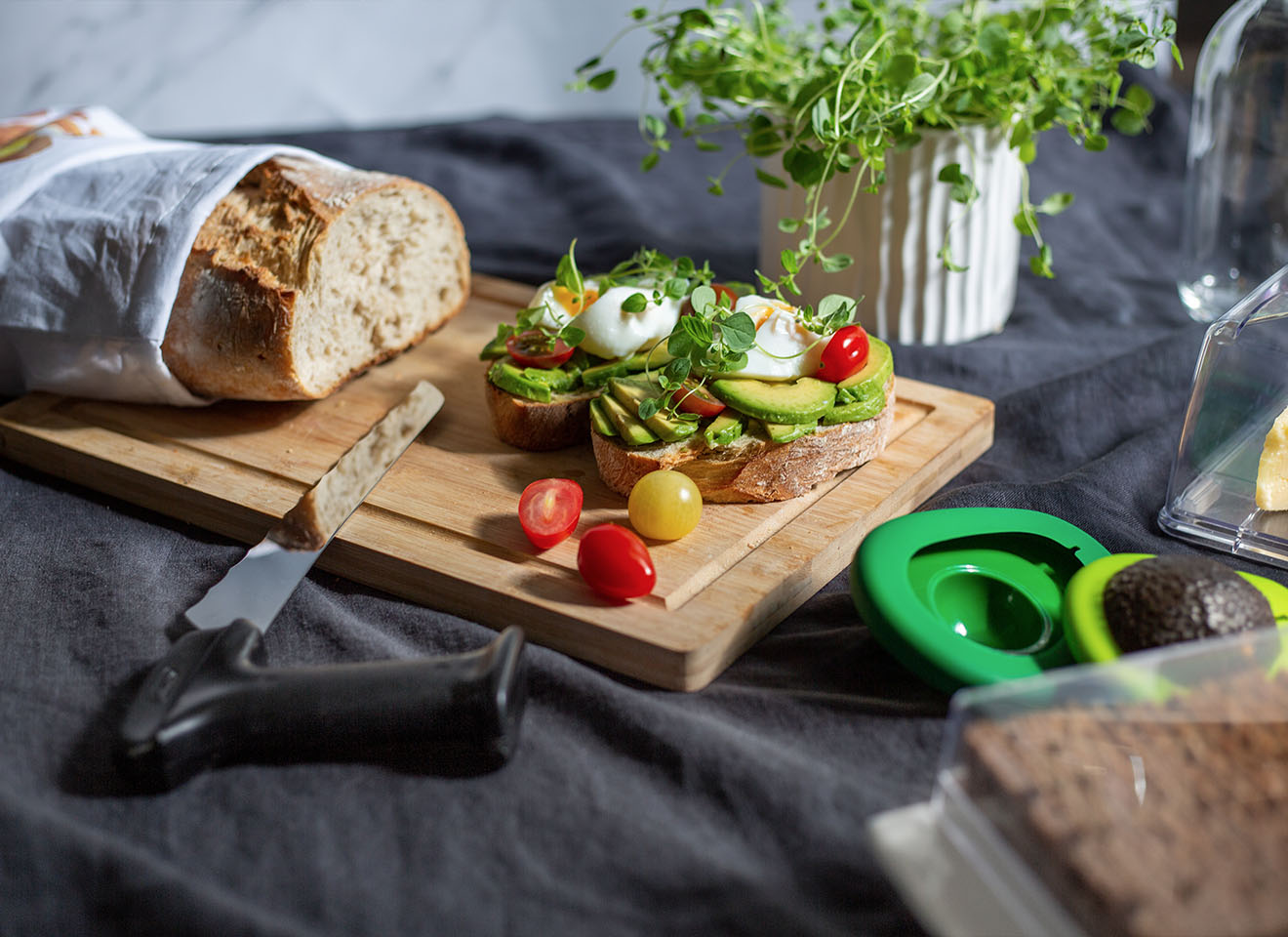 Ergonomic bread knife