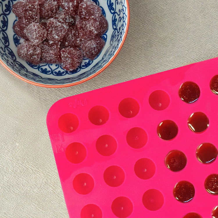 Raspberry-shaped jelly mould in silicon in the group House & Home / Kitchen / Baking at SmartaSaker.se (12368-GH)