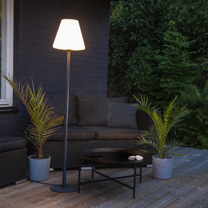 Floor lamp for the patio in the group Lighting / Outdoor lighting / Outdoor lamps at SmartaSaker.se (12973)