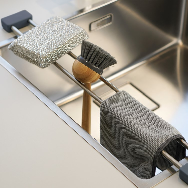 Adjustable divider for sink in the group House & Home / Kitchen / Dishwashing tools at SmartaSaker.se (13877)
