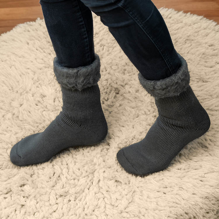 Socks with anti-slip protection in the group Leisure / Outdoor life at SmartaSaker.se (13964)