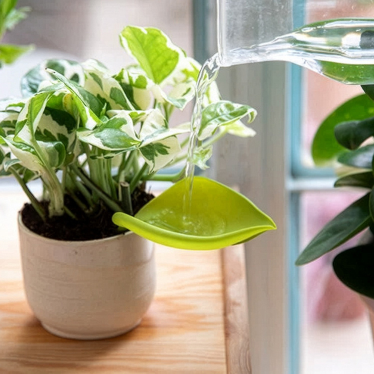 Watering funnel for pot, 3-pack in the group House & Home / Garden / Irrigation at SmartaSaker.se (14677)