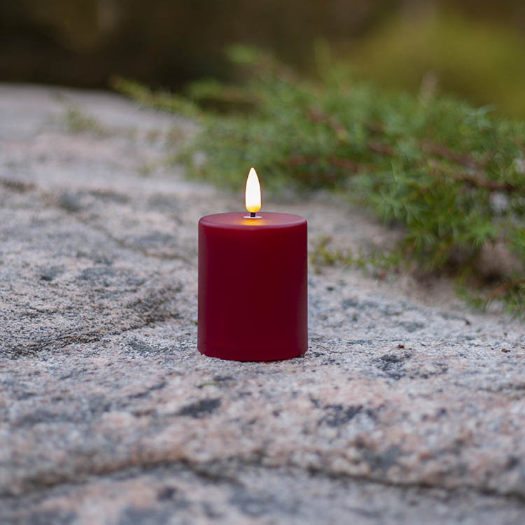 Small block light with twilight sensor, Red in the group Lighting / Outdoor lighting / Pillar candles and lanterns at SmartaSaker.se (14687)