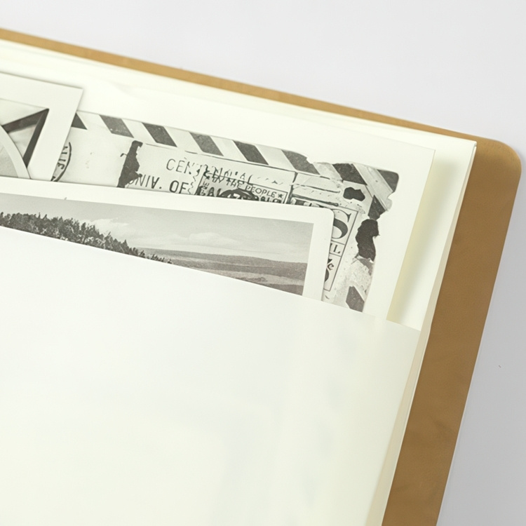 Note book with pockets, SPIRAL PAPER POCKET B6, Traveler\'s Comapany, Natur in the group Storage / Office supplies at SmartaSaker.se (40008)