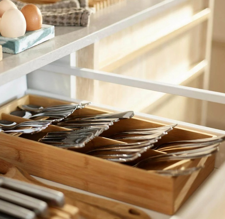 Cutlery Tray, LARGE DRAWERSTORE BAMBOO Joseph Joseph, 38,4 x 17,5 x H 6 cm, Natur in the group Storage / Kitchen storage / Kitchen cabinet organizers / Cutlery drawers at SmartaSaker.se (40122)
