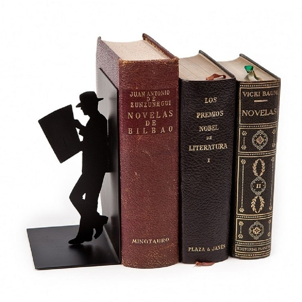 Bookend in metal, THE READER, 10 x 8 x H 17 cm, Black in the group Storage / Office supplies at SmartaSaker.se (40181)