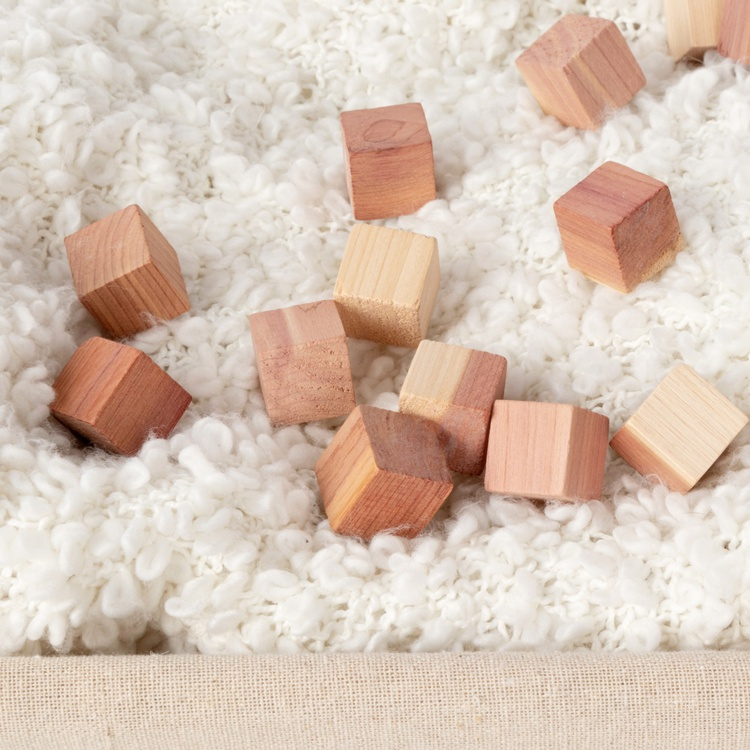 Cedar Cubes, Set of 16, RED CEDAR, 2 x 2 x 2 cm, Nature in the group Storage / Wardrobe storage at SmartaSaker.se (40362)