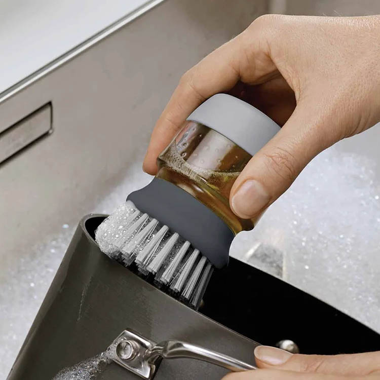 Washing Up brush with dispenser, PALM SCRUB, Joseph Joseph, Grey in the group Storage / Cleaning and waste sorting / Cloths and brushes at SmartaSaker.se (40384)