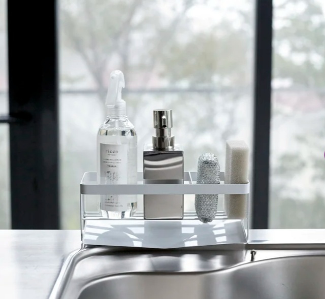 Bottle & sponge holder, TOWER SINK ORGANIZER, Yamazaki, White in the group Storage / Kitchen storage / Dish racks and sink accessories at SmartaSaker.se (40424)