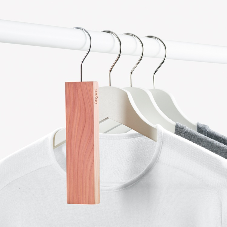 Cederwood fragrance blocks, Set of 4, LARGE HANG UPS, 4,5 x H 24 cm, Nature in the group Storage / Wardrobe storage at SmartaSaker.se (40474)