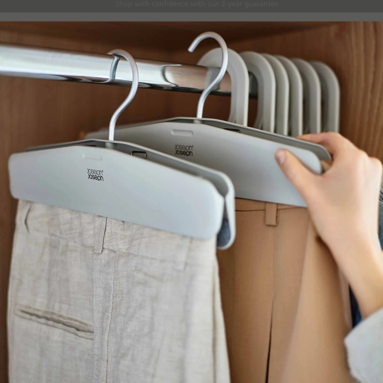 Clamping Hangers, Set of 2, ORDERLY EASY GRIP, Joseph Joseph, Ecru in the group Storage / Wardrobe storage / Hangers and hooks at SmartaSaker.se (40900)