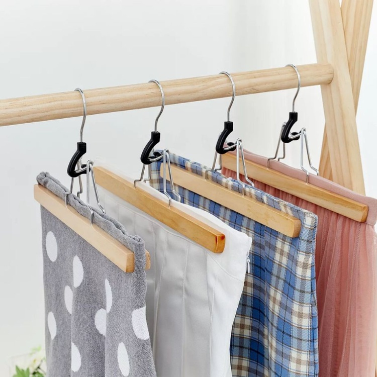 Clamping Hangers, wood, Set of 3, PREMIUM, Nature in the group Storage / Wardrobe storage / Hangers and hooks at SmartaSaker.se (40907)