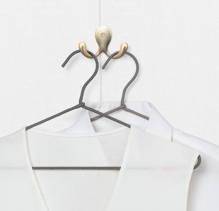 Space saving hangers, Set of 6, PERCHAS ANTI SLIP, 40 cm, Black / Grey in the group Storage / Wardrobe storage / Hangers and hooks at SmartaSaker.se (40920)