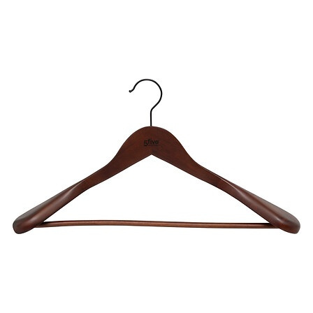 Wood hanger for suits, THE ORGINAL WIDE SHOULDER, 45 cm, Nature in the group Storage / Wardrobe storage / Hangers and hooks at SmartaSaker.se (40970)