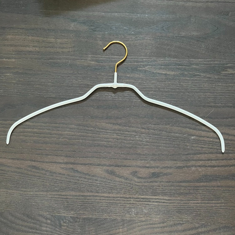 Hanger, Extra thin, Anti-Slip, MAWA SILHOUETTE LIGHT, 42 cm, White / Gold in the group Storage / Wardrobe storage / Hangers and hooks at SmartaSaker.se (40981)