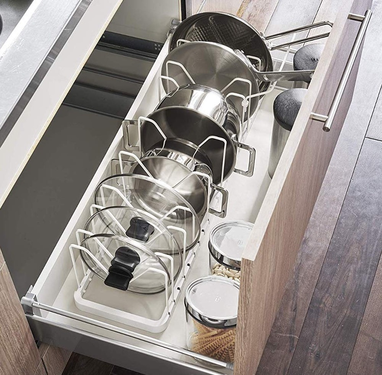 Lids & Pans organizer, Adjustable 45 - 82 cm, TOWER, Yamazaki, white in the group Storage / Kitchen storage / Kitchen cabinet organizers at SmartaSaker.se (41047)