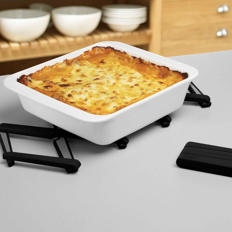 Trivet in Silicone, STRETCH EXTANDABLE POT STAND, Joseph Joseph, Black in the group Storage / Kitchen storage at SmartaSaker.se (41053)