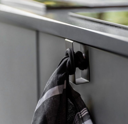 Towel holder over door, Metal, OUT DOOR, Black in the group Storage / Kitchen storage / Kitchen cabinet organizers / Hooks at SmartaSaker.se (41067)