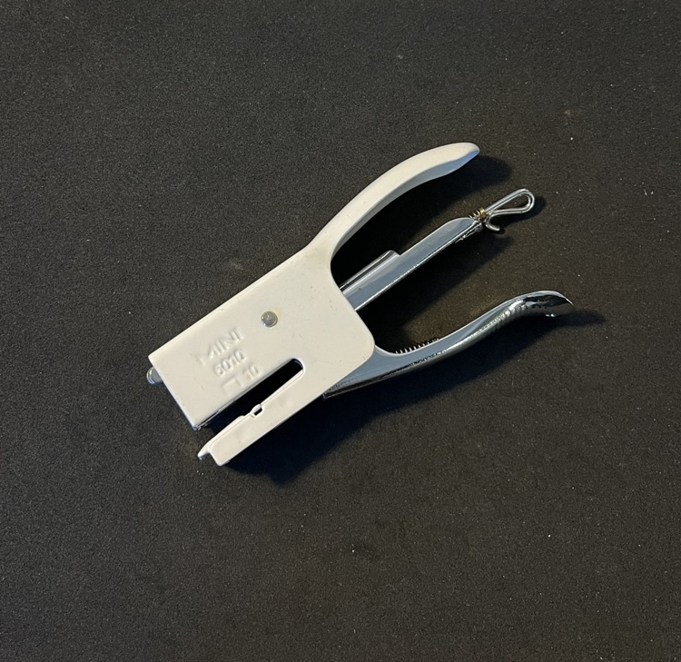 Hand Stapler in metal, INDEX MINI, White in the group Storage / Office supplies at SmartaSaker.se (41230)