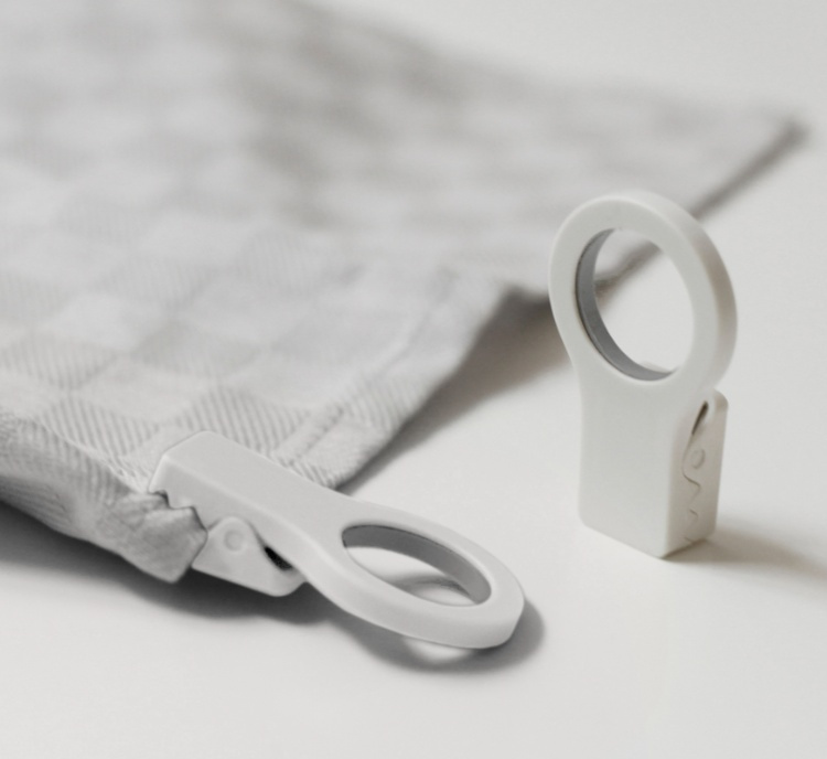 Towel clips, Set of 2, LOOP TOWEL HANGER, Bosign, 3 x 1 x H 5 cm, White in the group Storage / Bathroom storage at SmartaSaker.se (41452)