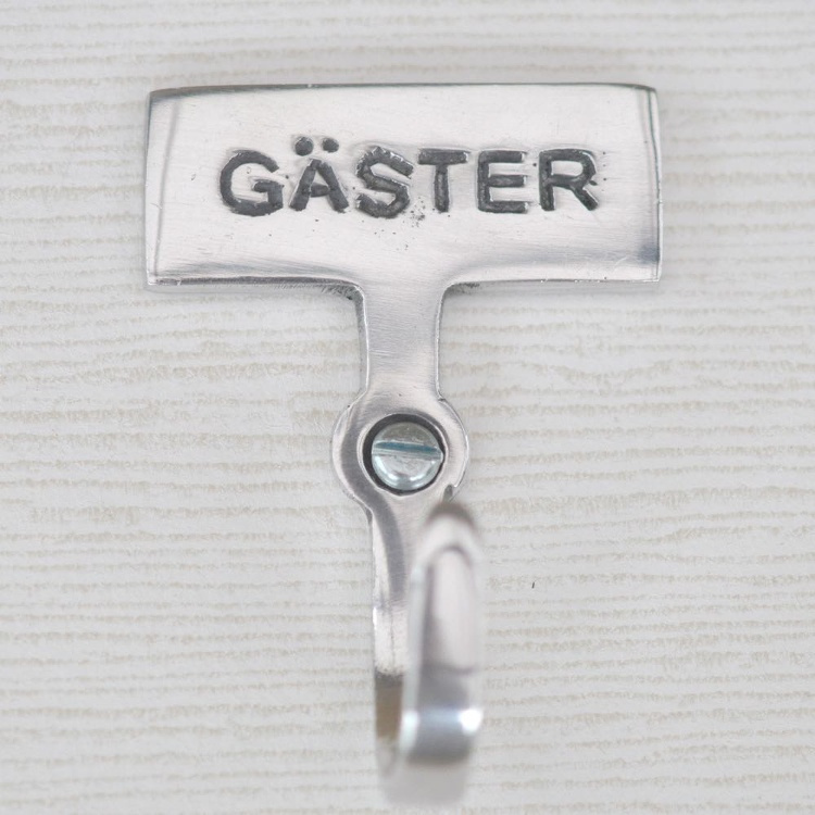 Hook with sign, GÄSTER, Exmez, Sand-cast aluminum in the group Storage / Bathroom storage at SmartaSaker.se (41523)