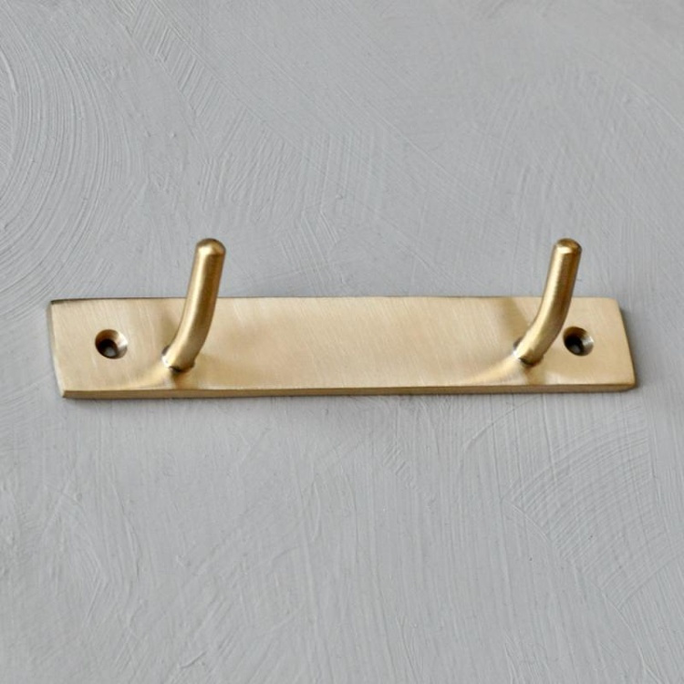Double hook, EXMEZ RAK, 13 x H 2 cm, Brushed Brass in the group Storage / Hallway storage / Hooks and hangers at SmartaSaker.se (41587)