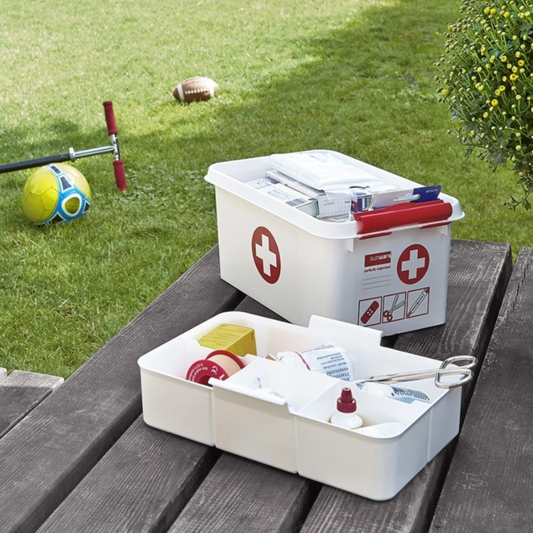 Box for Medicin, With handle, 6L, FIRST AID SMALL 30 x 20 x H14 cm, White / red in the group Storage / Bathroom storage at SmartaSaker.se (41753)