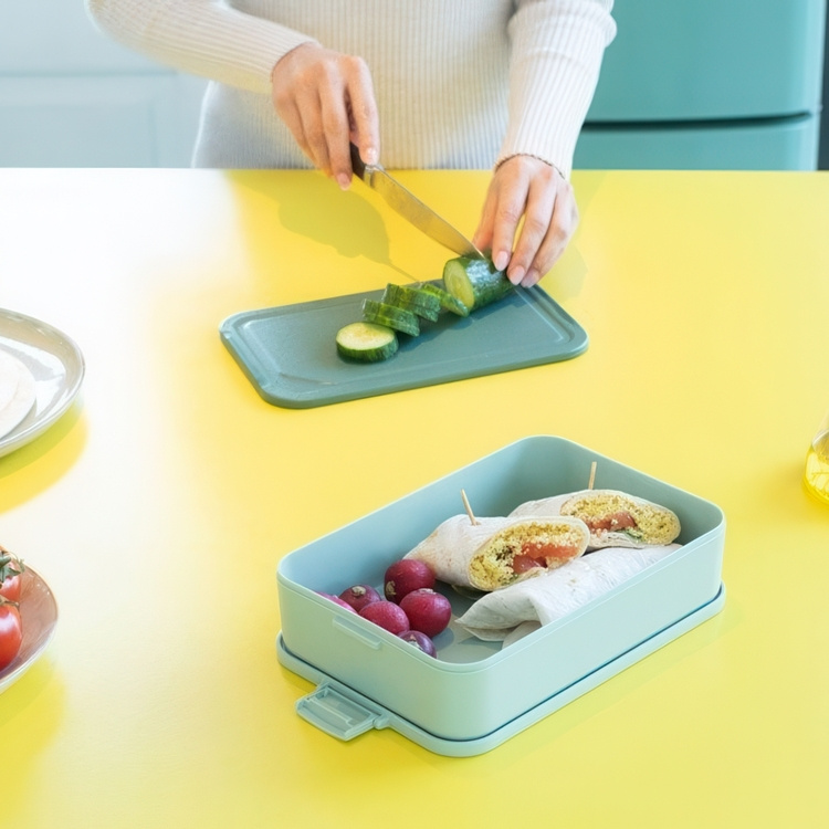 Food storage, 2 L, BRABANTIA MAKE & TAKE LARGE LUNCH BOX , 25,5 x 16,7 x H 6 cm in the group Storage / Kitchen storage / Food containers / Plastic lunch boxes at SmartaSaker.se (42156)