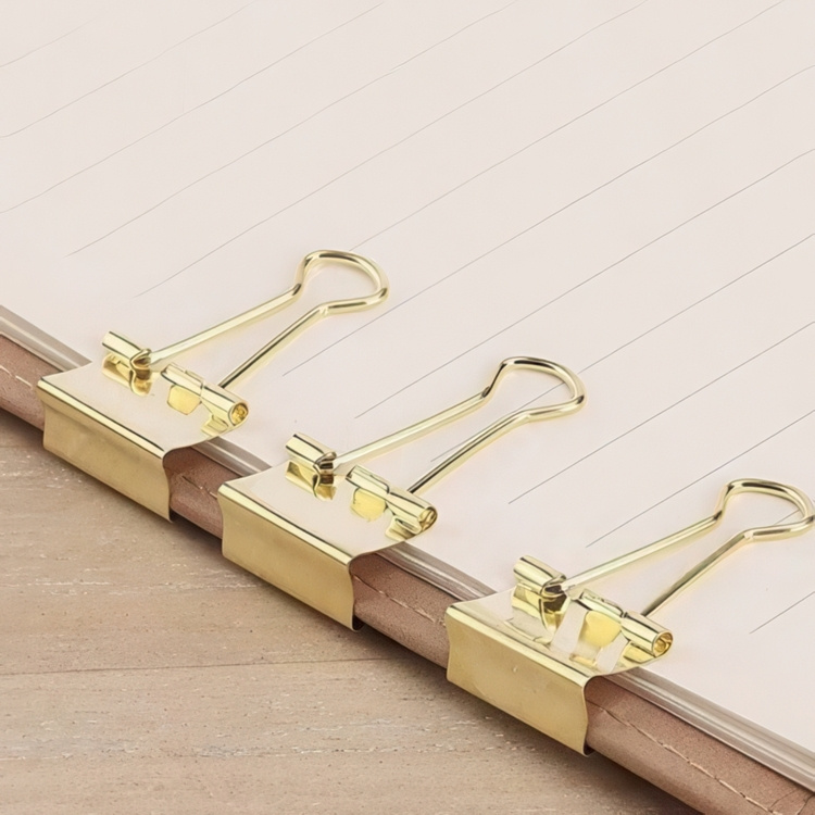 Clips, Set of 8, FOLD BACK SMALL, 25 mm, Gold in the group Storage / Office supplies at SmartaSaker.se (42362)