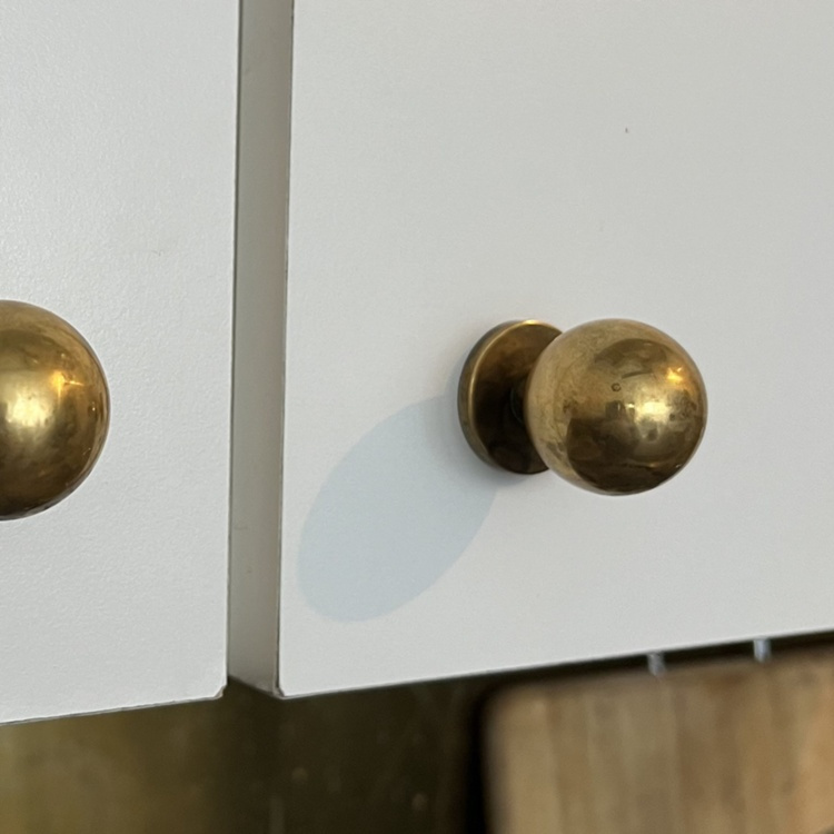 Round knob, KNOPP, Medium, Ø 2,4 cm, Brass in the group Storage / Hallway storage / Hooks and hangers at SmartaSaker.se (42479)
