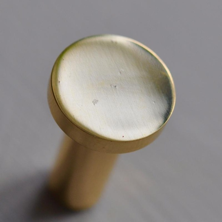 Round hook / knob, EXMEZ, Ø 2 cm, Shiny Brass in the group Storage / Hallway storage / Hooks and hangers at SmartaSaker.se (42483)