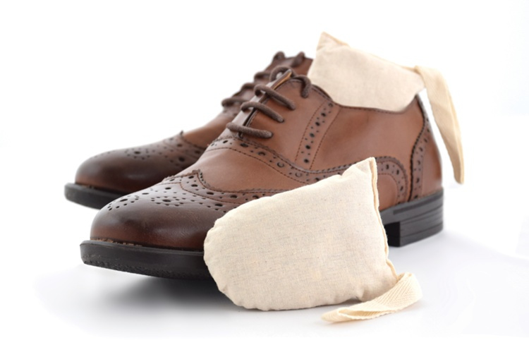 Shoes Fresheners with cedar, 2 bags, SACCHETTI DEODORANTI, Off White in the group Storage / Wardrobe storage at SmartaSaker.se (42544)