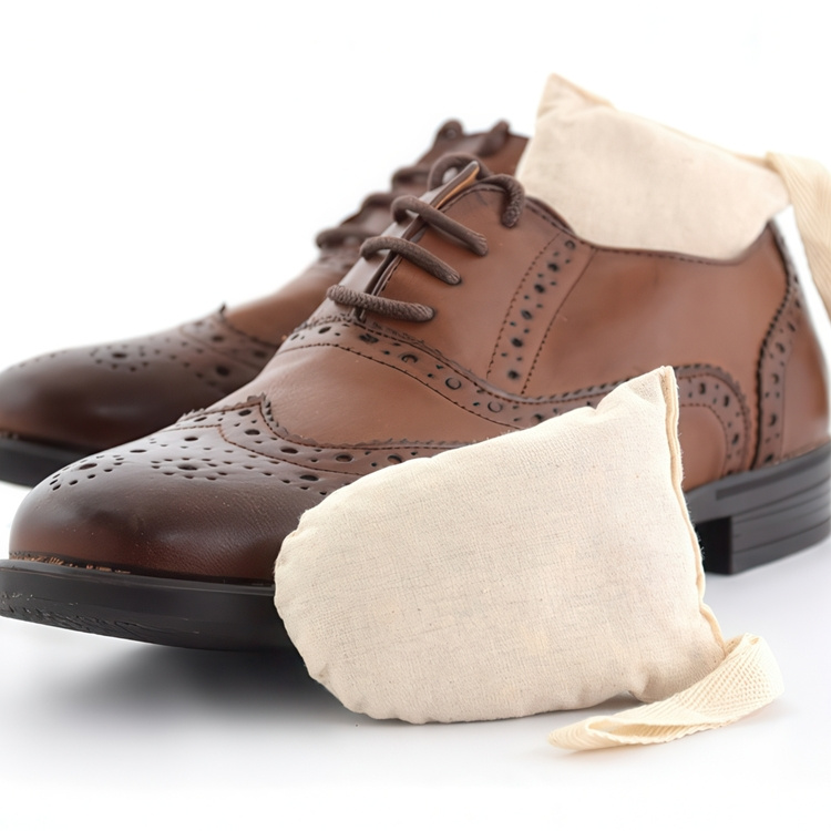 Shoes Fresheners with cedar, 2 bags, SACCHETTI DEODORANTI, Off White in the group Storage at SmartaSaker.se (42544)