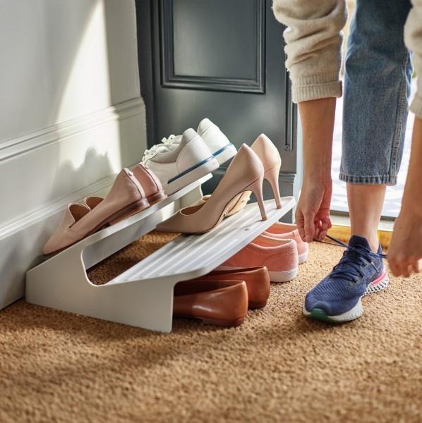Shoe Rack, Space Saving, LARGE SHOE-IN RACK, Joseph Joseph, Light Grey in the group Storage / Wardrobe storage / Shoe storage at SmartaSaker.se (42580)